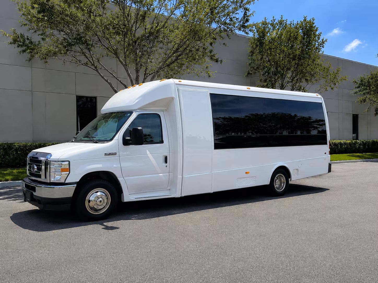 bus rentals for corporate retreats and team building events near topeka