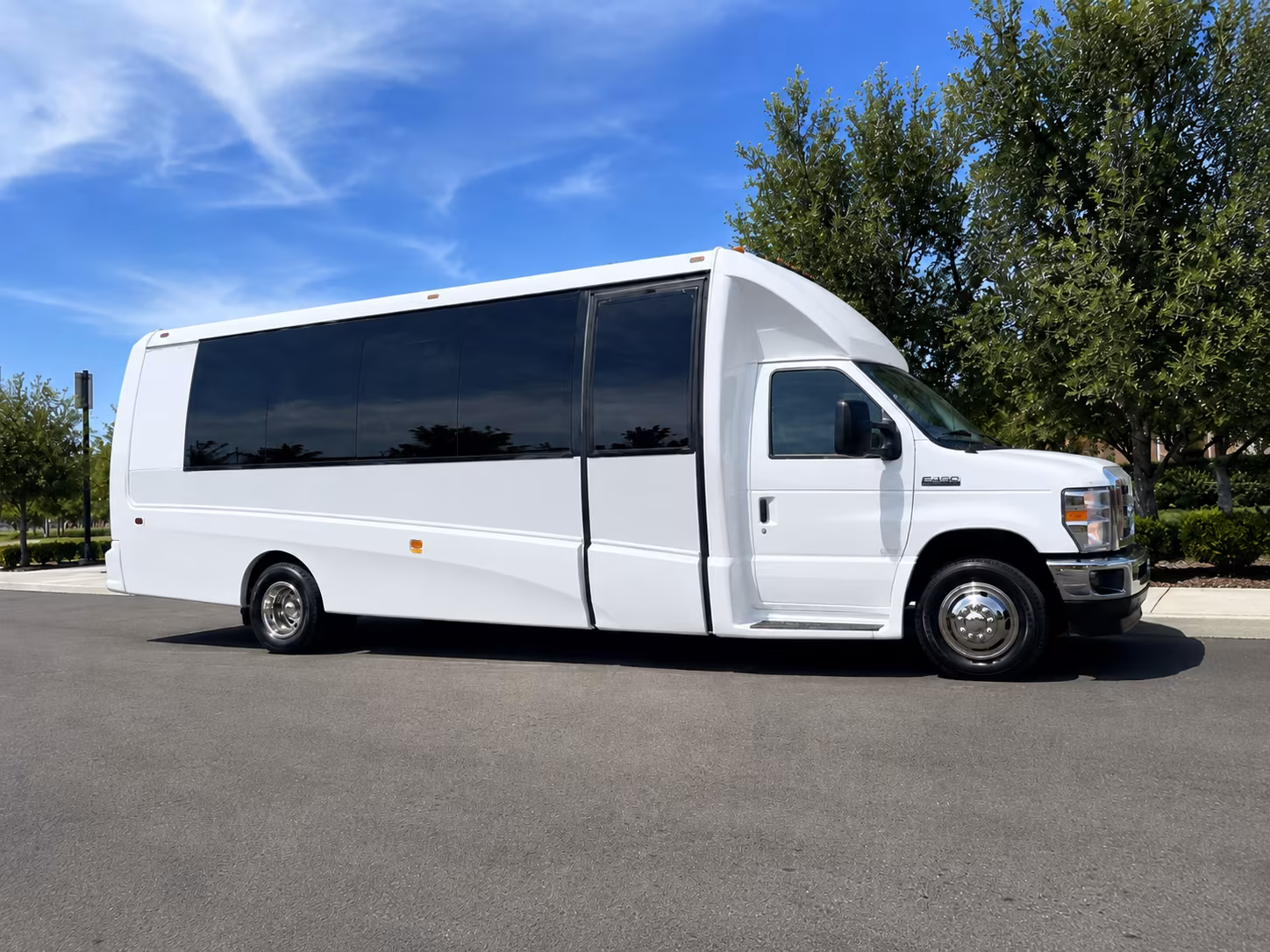 corporate airport transfer buses to and from topeka regional airport
